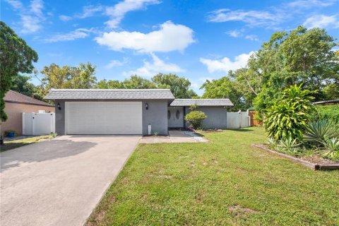Villa ou maison à vendre à Winter Springs, Floride: 3 chambres, 122.45 m2 № 1835452 - photo 1