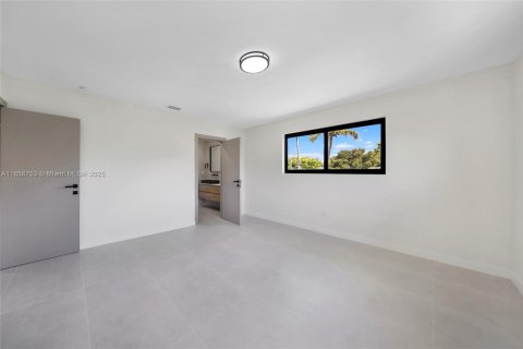 House in Palmetto Bay, Florida 4 bedrooms, 226.4 sq.m. № 1887245 - photo 26