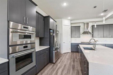 House in Wesley Chapel, Florida 6 bedrooms, 450.95 sq.m. № 1910608 - photo 9