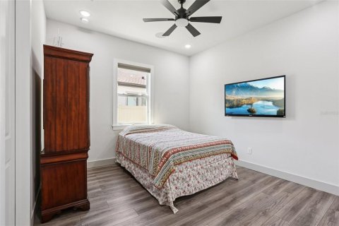 House in Wesley Chapel, Florida 6 bedrooms, 450.95 sq.m. № 1910608 - photo 20