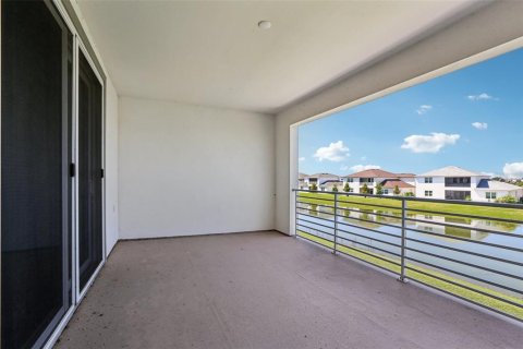 House in Wesley Chapel, Florida 6 bedrooms, 450.95 sq.m. № 1910608 - photo 27