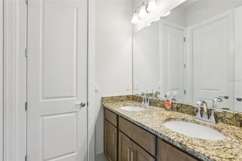 House in Wesley Chapel, Florida 6 bedrooms, 450.95 sq.m. № 1910608 - photo 19