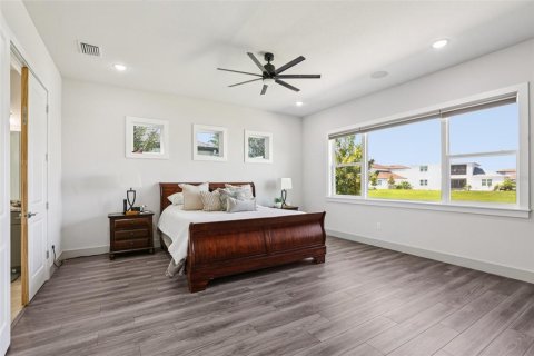 House in Wesley Chapel, Florida 6 bedrooms, 450.95 sq.m. № 1910608 - photo 12