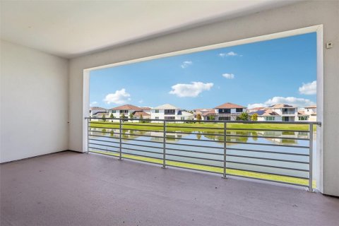 House in Wesley Chapel, Florida 6 bedrooms, 450.95 sq.m. № 1910608 - photo 25