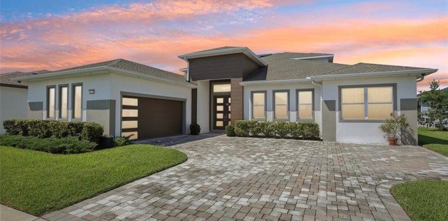 House in Wesley Chapel, Florida 6 bedrooms, 450.95 sq.m. № 1910608