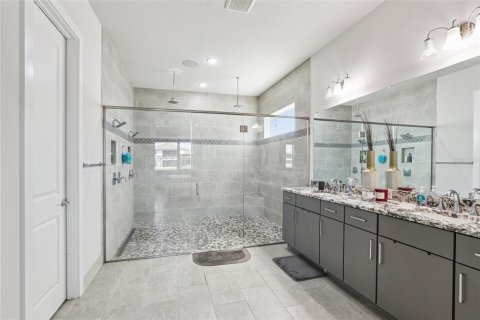 House in Wesley Chapel, Florida 6 bedrooms, 450.95 sq.m. № 1910608 - photo 15