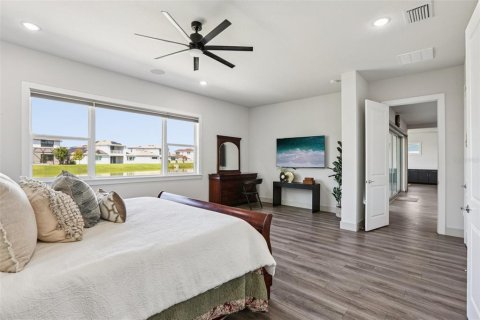 House in Wesley Chapel, Florida 6 bedrooms, 450.95 sq.m. № 1910608 - photo 14