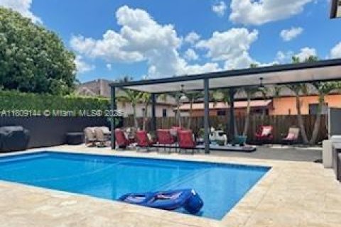 Villa ou maison à vendre à Miami, Floride: 4 chambres, 240.71 m2 № 1749802 - photo 21