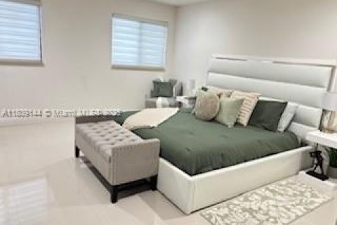 Villa ou maison à vendre à Miami, Floride: 4 chambres, 240.71 m2 № 1749802 - photo 16
