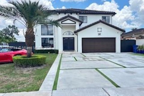 Villa ou maison à vendre à Miami, Floride: 4 chambres, 240.71 m2 № 1749802 - photo 1