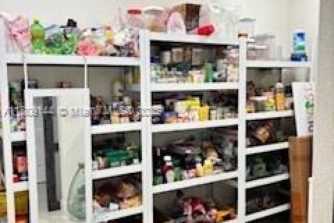 Villa ou maison à vendre à Miami, Floride: 4 chambres, 240.71 m2 № 1749802 - photo 19