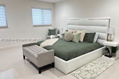 Villa ou maison à vendre à Miami, Floride: 4 chambres, 240.71 m2 № 1749802 - photo 18