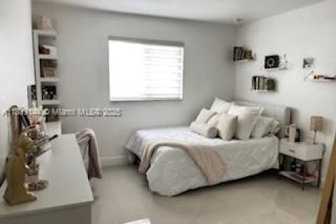 Villa ou maison à vendre à Miami, Floride: 4 chambres, 240.71 m2 № 1749802 - photo 7