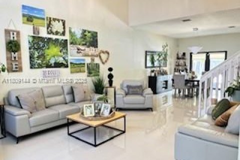 Villa ou maison à vendre à Miami, Floride: 4 chambres, 240.71 m2 № 1749802 - photo 14