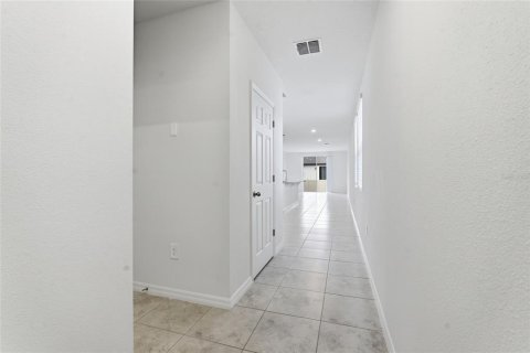 Villa ou maison à louer à Winter Haven, Floride: 3 chambres, 137.77 m2 № 2111953 - photo 4