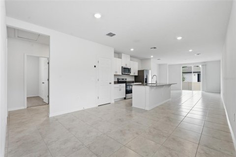 Villa ou maison à louer à Winter Haven, Floride: 3 chambres, 137.77 m2 № 2111953 - photo 5
