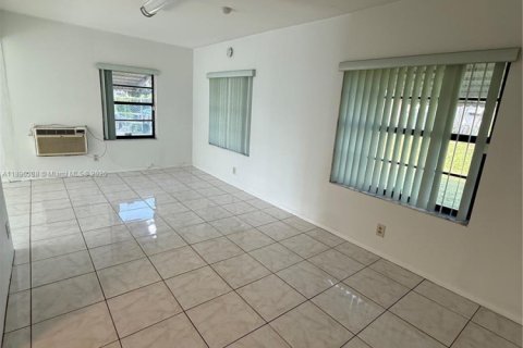 Villa ou maison à vendre à Sunrise, Floride: 2 chambres, 119.1 m2 № 1956006 - photo 12