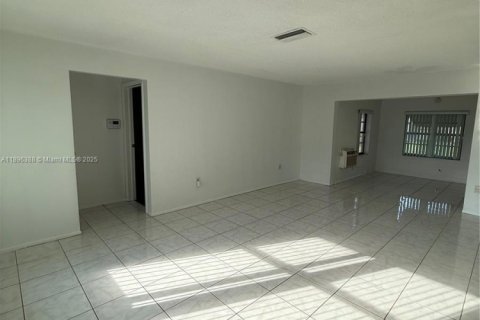 Villa ou maison à vendre à Sunrise, Floride: 2 chambres, 119.1 m2 № 1956006 - photo 5