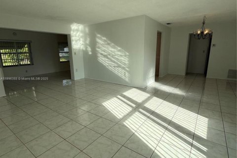 Villa ou maison à vendre à Sunrise, Floride: 2 chambres, 119.1 m2 № 1956006 - photo 8