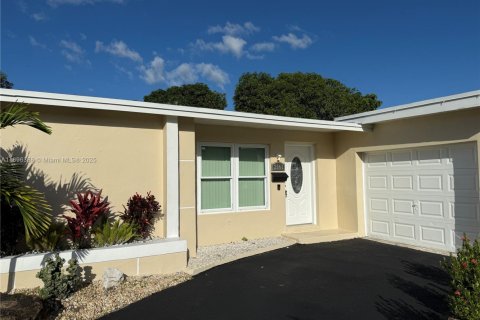 Villa ou maison à vendre à Sunrise, Floride: 2 chambres, 119.1 m2 № 1956006 - photo 3