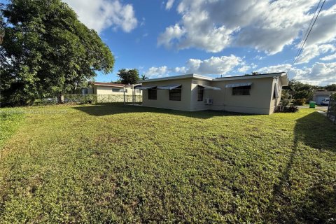 Villa ou maison à vendre à Sunrise, Floride: 2 chambres, 119.1 m2 № 1956006 - photo 19
