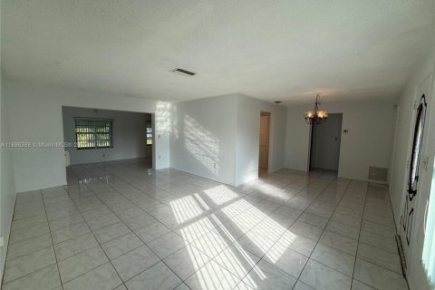 Villa ou maison à vendre à Sunrise, Floride: 2 chambres, 119.1 m2 № 1956006 - photo 4