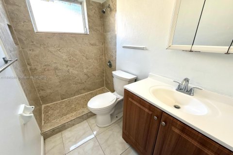 Casa en venta en Sunrise, Florida, 2 dormitorios, 119.1 m2 № 1956006 - foto 25