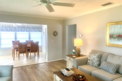 House in Sarasota, Florida 2 bedrooms, 137.5 sq.m. № 2099759 - photo 12