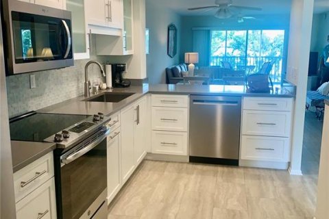House in Sarasota, Florida 2 bedrooms, 137.5 sq.m. № 2099759 - photo 20