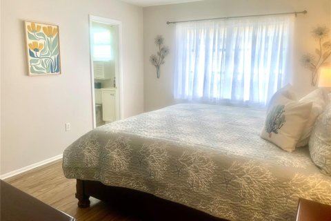 House in Sarasota, Florida 2 bedrooms, 137.5 sq.m. № 2099759 - photo 17