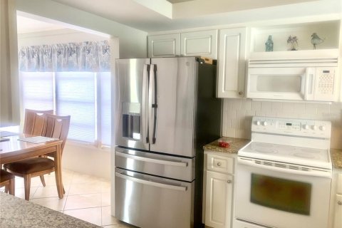 House in Sarasota, Florida 2 bedrooms, 137.5 sq.m. № 2099759 - photo 15