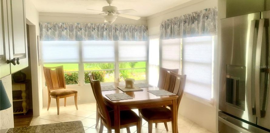 House in Sarasota, Florida 2 bedrooms, 137.5 sq.m. № 2099759