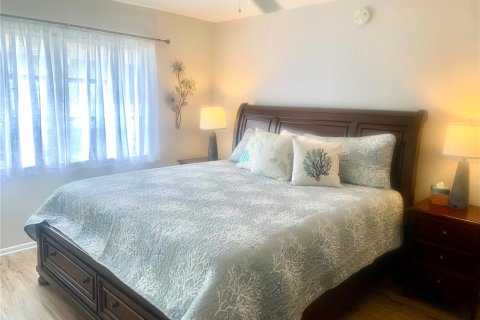 House in Sarasota, Florida 2 bedrooms, 137.5 sq.m. № 2099759 - photo 18
