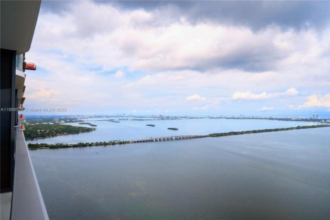 Condo in Miami, Florida, 4 bedrooms  № 2014859 - photo 6