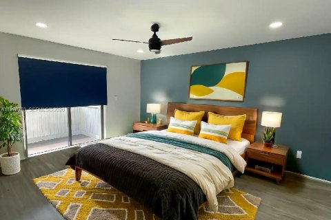 Townhouse in Miami, Florida 3 bedrooms, 134.24 sq.m. № 2031446 - photo 12