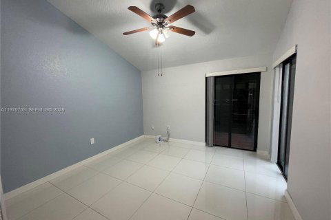 Townhouse in Miami, Florida 3 bedrooms, 134.24 sq.m. № 2031446 - photo 9