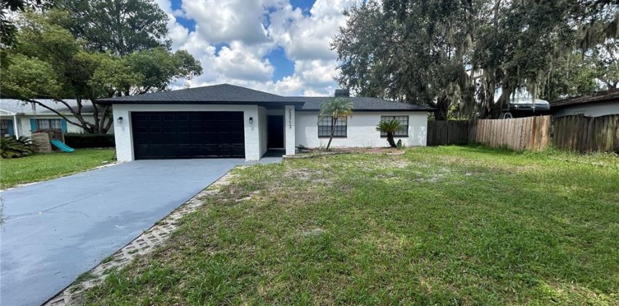 House in Lutz, Florida 3 bedrooms, 135.08 sq.m. № 1907737