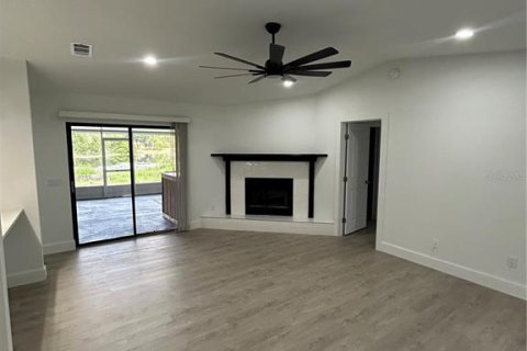 House in Lutz, Florida 3 bedrooms, 135.08 sq.m. № 1907737 - photo 3