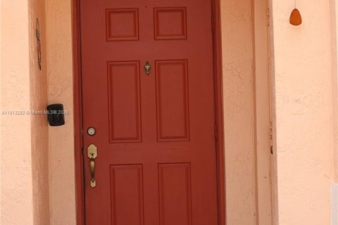 Adosado en venta en Pembroke Pines, Florida, 3 dormitorios, 126.44 m2 № 1762381 - foto 6