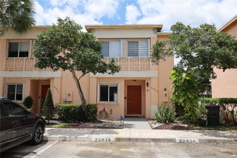 Adosado en venta en Pembroke Pines, Florida, 3 dormitorios, 126.44 m2 № 1762381 - foto 3