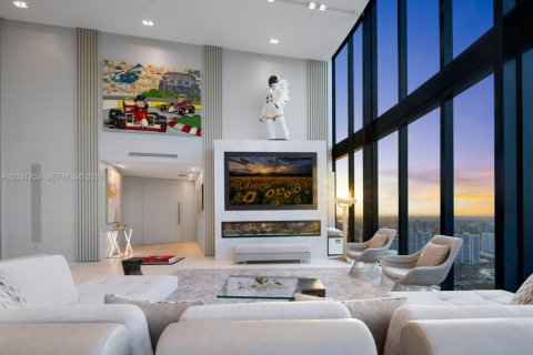 Condo in Sunny Isles Beach, Florida, 4 bedrooms № 2146103 - photo 16