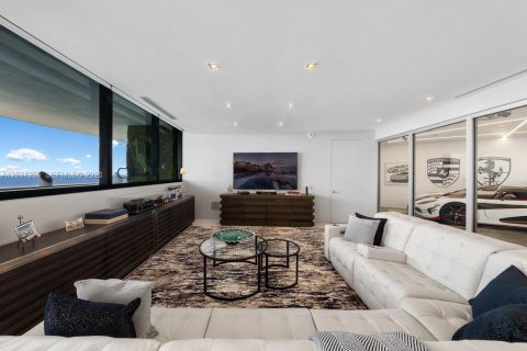Condo in Sunny Isles Beach, Florida, 4 bedrooms № 2146103 - photo 29