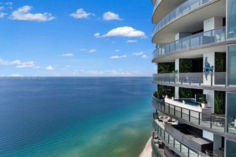 Condo in Sunny Isles Beach, Florida, 4 bedrooms № 2146103 - photo 14