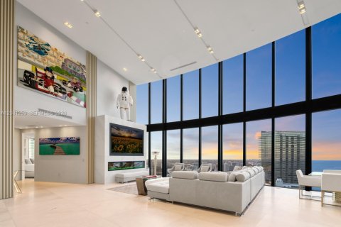 Condo in Sunny Isles Beach, Florida, 4 bedrooms № 2146103 - photo 3
