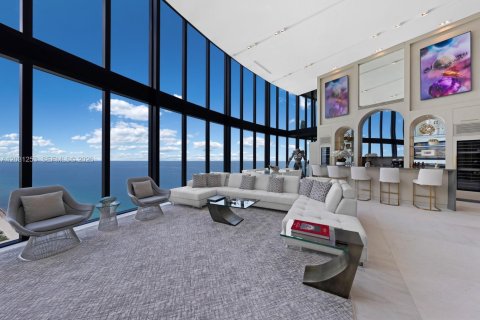 Condo in Sunny Isles Beach, Florida, 4 bedrooms № 2146103 - photo 6