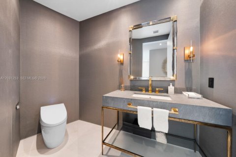 Condo in Sunny Isles Beach, Florida, 4 bedrooms № 2146103 - photo 23