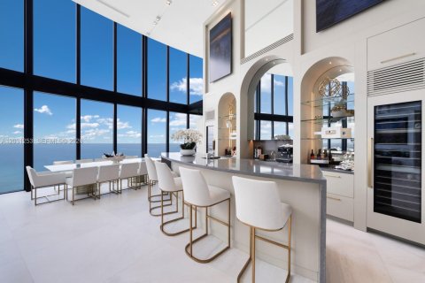 Condo in Sunny Isles Beach, Florida, 4 bedrooms № 2146103 - photo 19