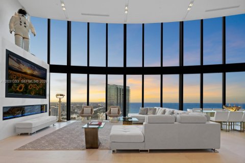 Condo in Sunny Isles Beach, Florida, 4 bedrooms № 2146103 - photo 2