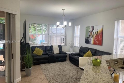 Casa en alquiler en Homestead, Florida, 3 dormitorios, 191.19 m2 № 2026431 - foto 5