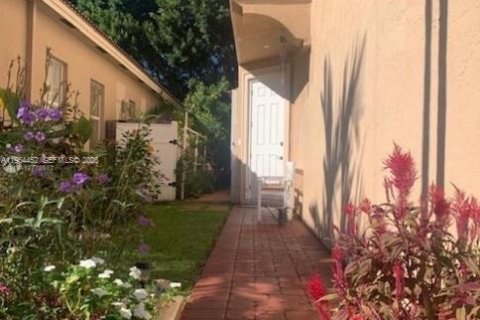 Casa en alquiler en Homestead, Florida, 3 dormitorios, 191.19 m2 № 2026431 - foto 3